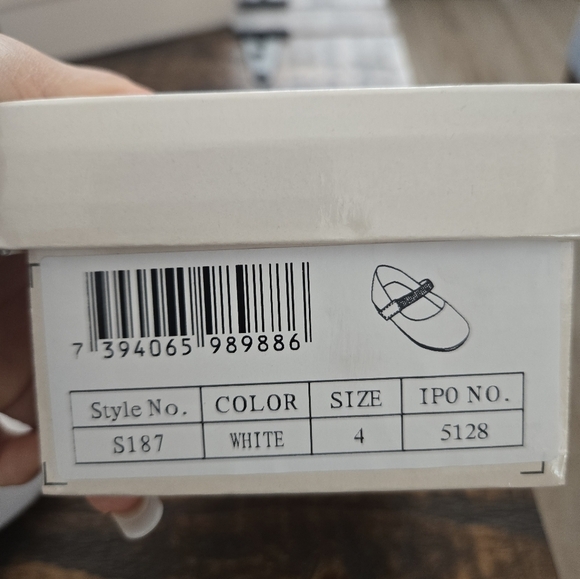 Tip Top Kids Girls MaryJane White Shoe with Rhinestone Strap. Style S187. Size 4 - Picture 6 of 6